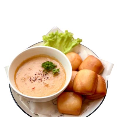 MANTUO WITH SALTED EGG SAUCE